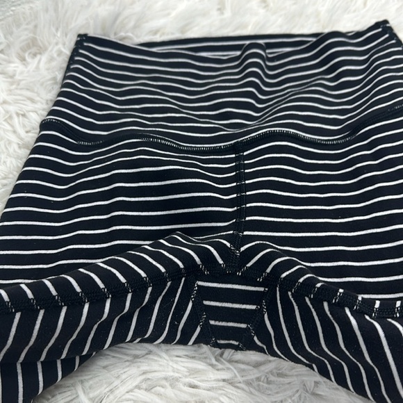 Lululemon Wunder Under Crop (High-Rise) *21" Parallel Stripe Black White - Picture 3 of 6